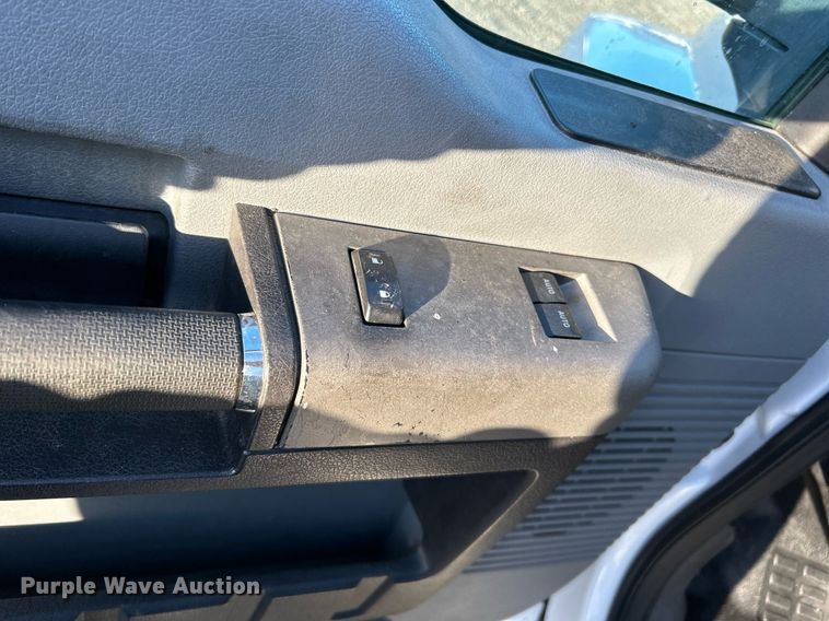 image for item KH9691 2016 Ford F650  box truck