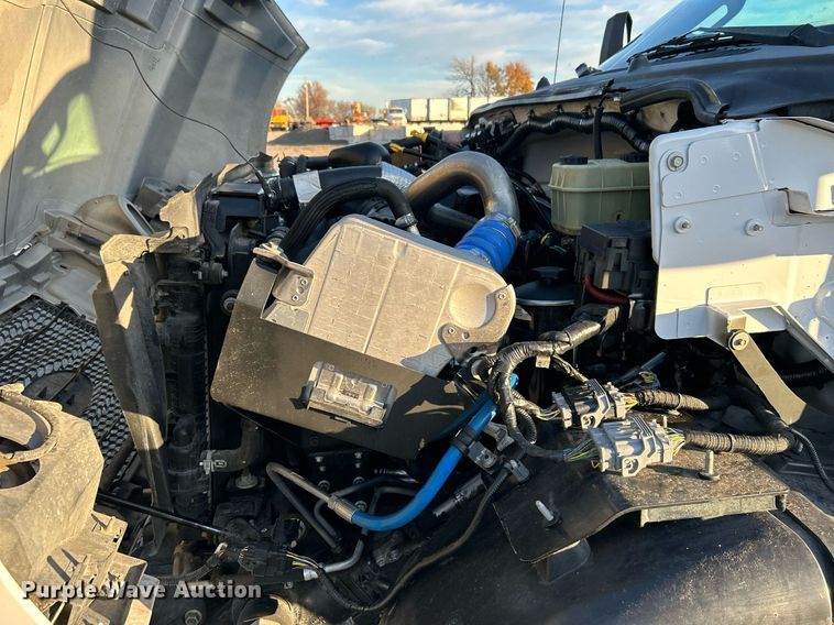 image for item KH9691 2016 Ford F650  box truck