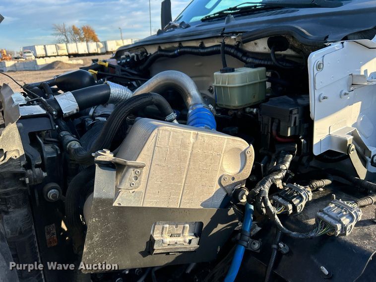 image for item KH9691 2016 Ford F650  box truck