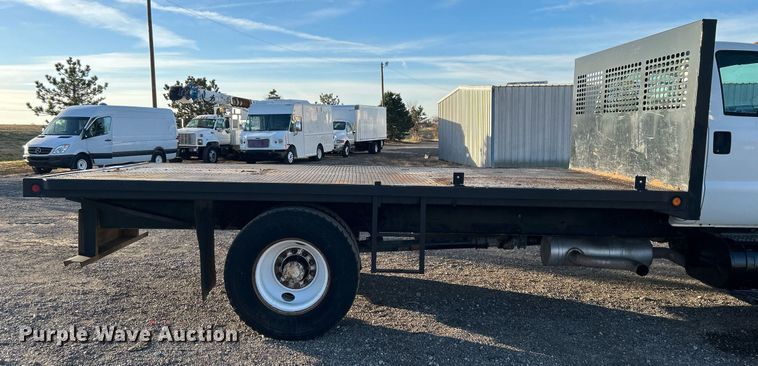 image for item KH9692 2006 Ford F750  flatbed truck