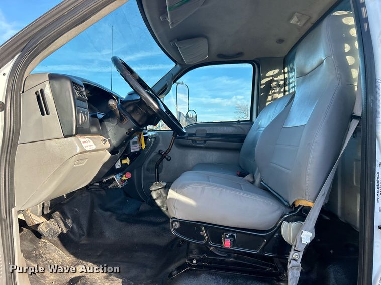 image for item KH9692 2006 Ford F750  flatbed truck