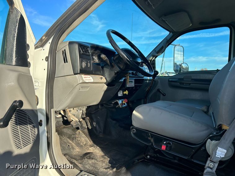 image for item KH9692 2006 Ford F750  flatbed truck