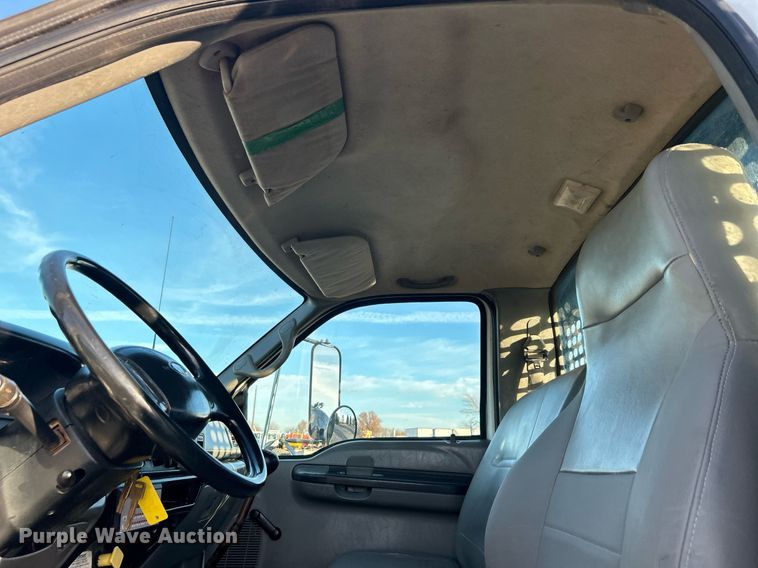 image for item KH9692 2006 Ford F750  flatbed truck