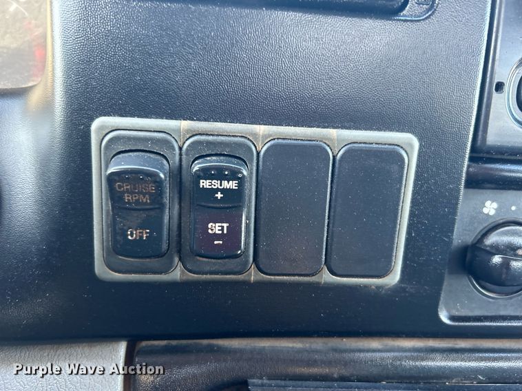 image for item KH9692 2006 Ford F750  flatbed truck