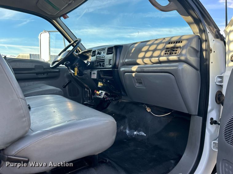 image for item KH9692 2006 Ford F750  flatbed truck