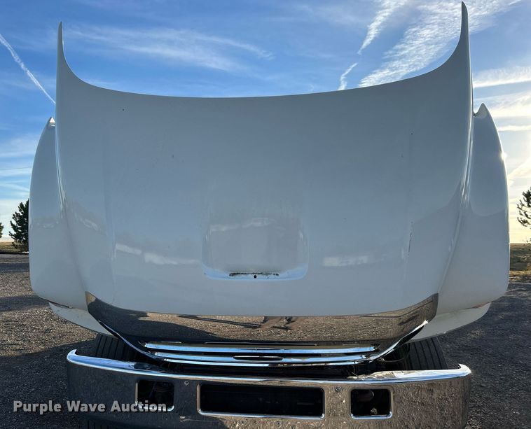 image for item KH9692 2006 Ford F750  flatbed truck