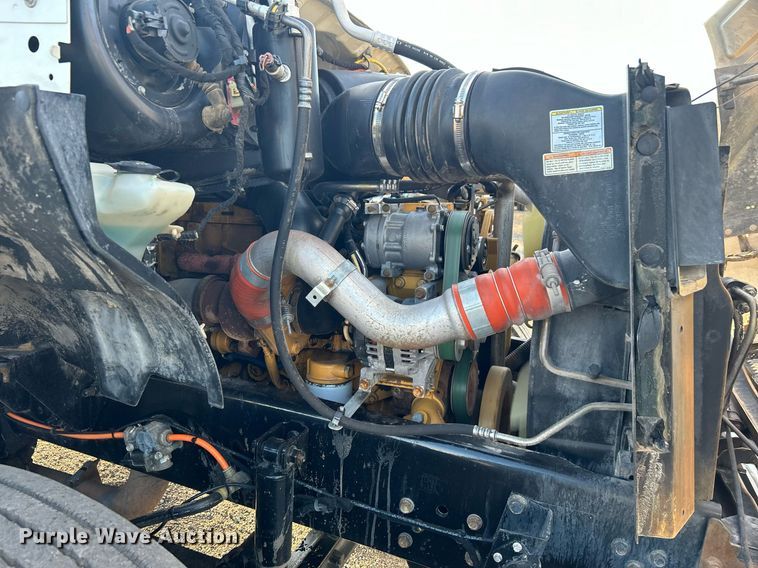 image for item KH9692 2006 Ford F750  flatbed truck