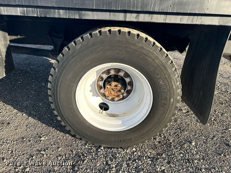 image for item KH9692 2006 Ford F750  flatbed truck