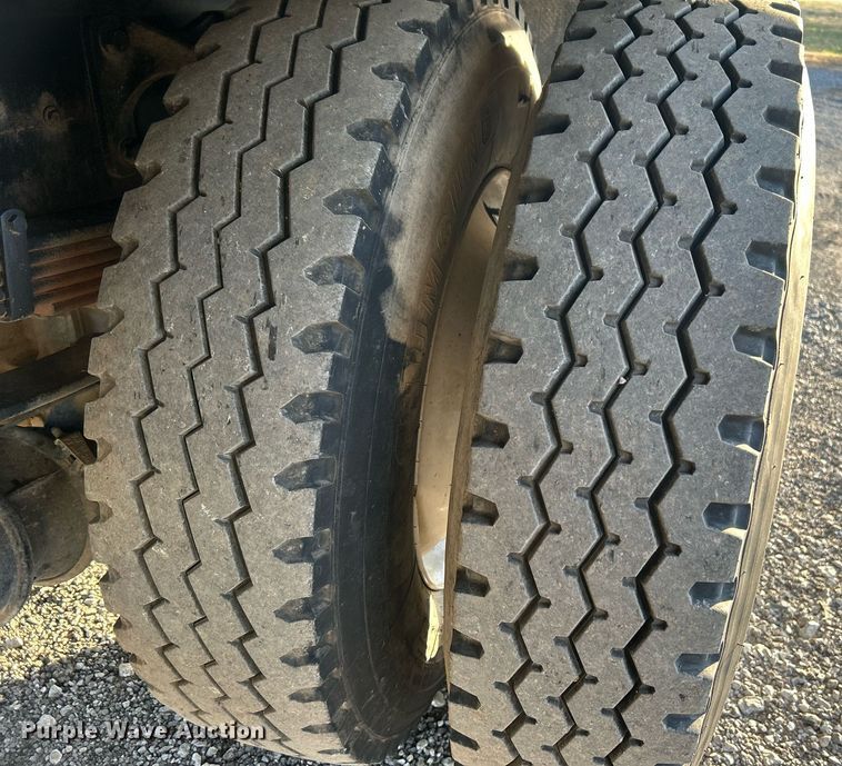 image for item KH9692 2006 Ford F750  flatbed truck