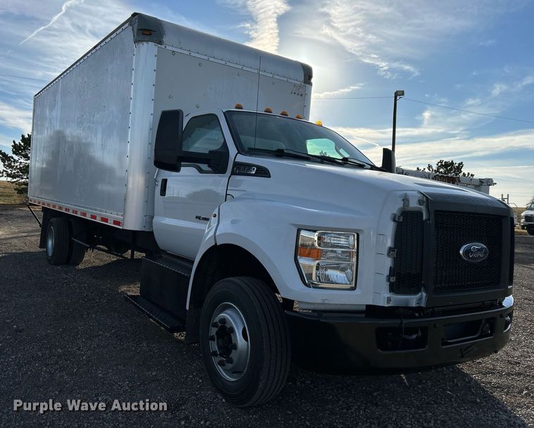 image for item KH9694 2016 Ford F650  box truck