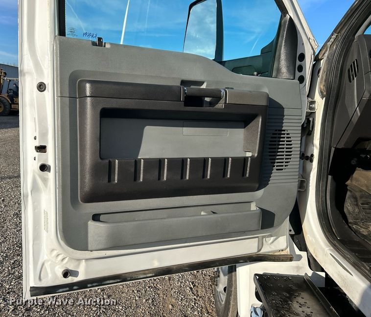 image for item KH9694 2016 Ford F650  box truck