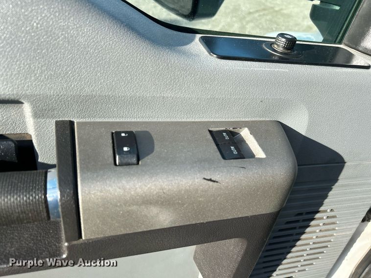 image for item KH9694 2016 Ford F650  box truck