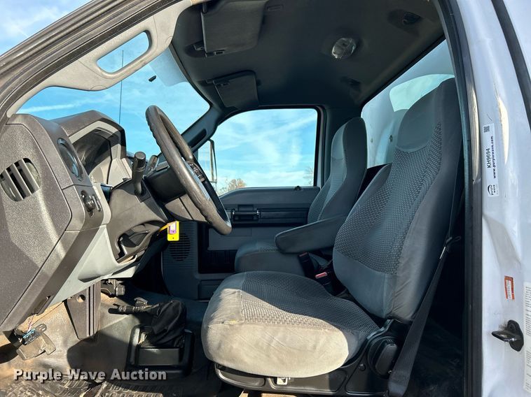 image for item KH9694 2016 Ford F650  box truck