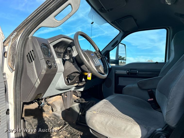 image for item KH9694 2016 Ford F650  box truck