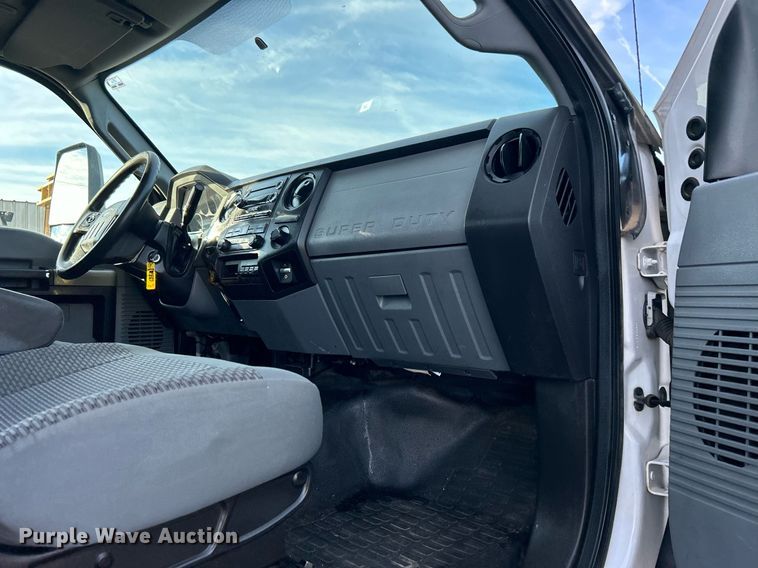 image for item KH9694 2016 Ford F650  box truck