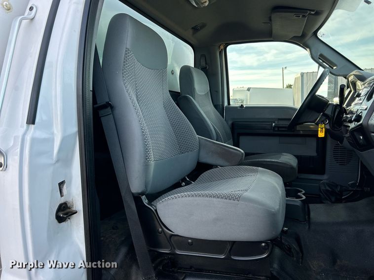 image for item KH9694 2016 Ford F650  box truck