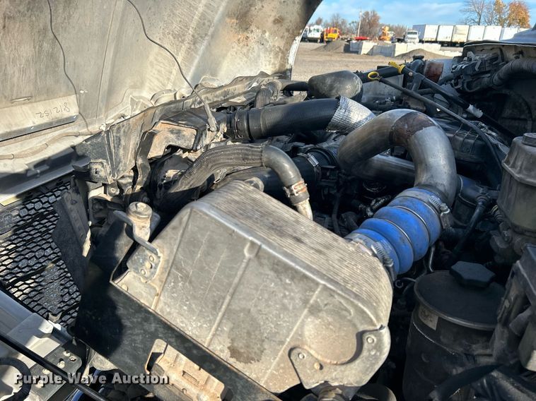 image for item KH9694 2016 Ford F650  box truck