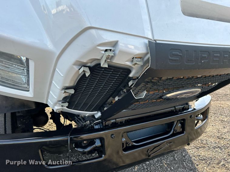 image for item KH9694 2016 Ford F650  box truck