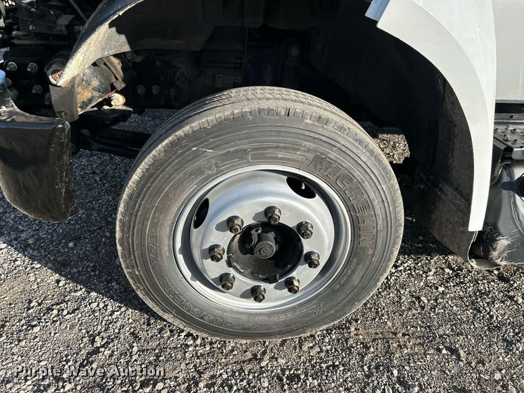 image for item KH9694 2016 Ford F650  box truck