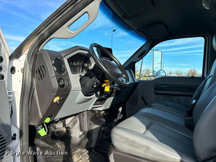 image for item KH9695 2013 Ford F650  box truck