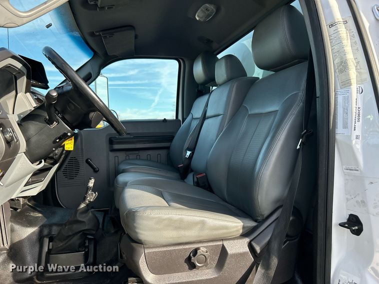 image for item KH9695 2013 Ford F650  box truck