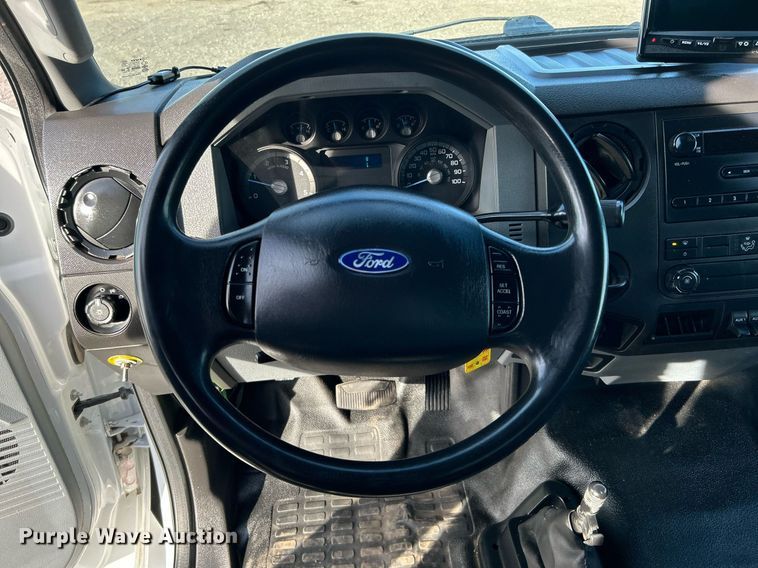 image for item KH9695 2013 Ford F650  box truck