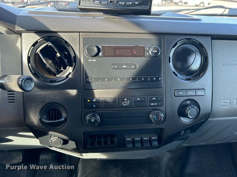 image for item KH9695 2013 Ford F650  box truck