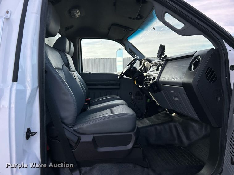 image for item KH9695 2013 Ford F650  box truck