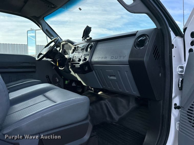 image for item KH9695 2013 Ford F650  box truck