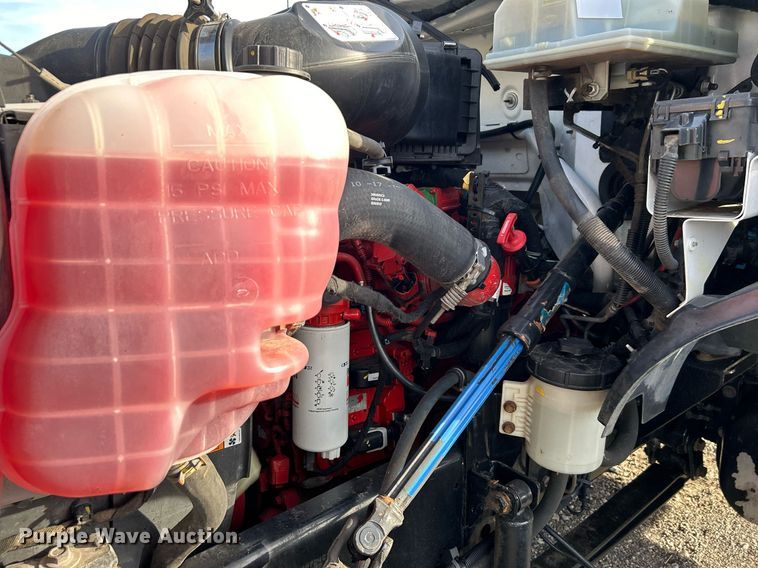 image for item KH9695 2013 Ford F650  box truck