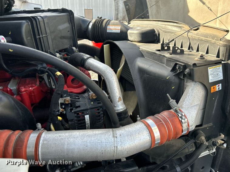 image for item KH9695 2013 Ford F650  box truck