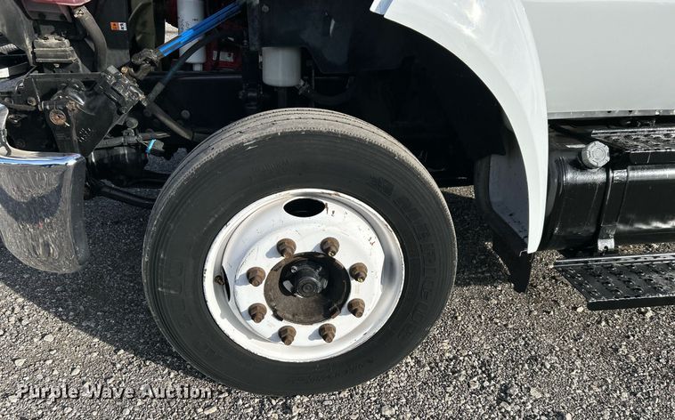 image for item KH9695 2013 Ford F650  box truck