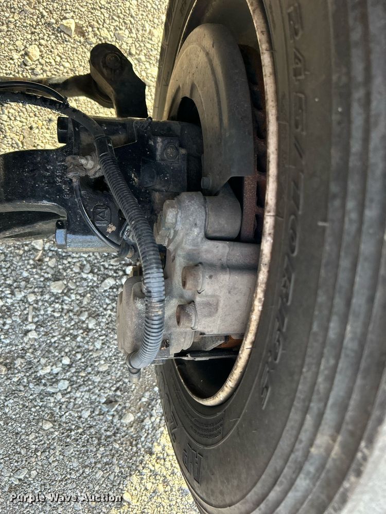 image for item KH9695 2013 Ford F650  box truck