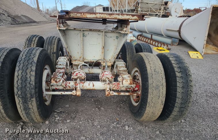 image for item LJ9335 Trailer axle