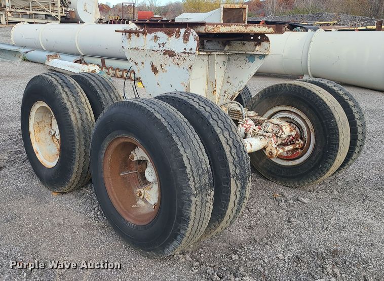 image for item LJ9335 Trailer axle