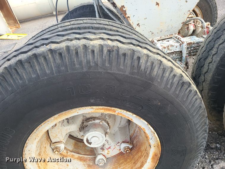 image for item LJ9335 Trailer axle