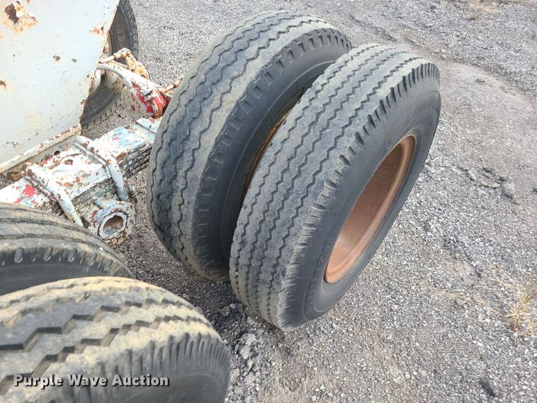 image for item LJ9335 Trailer axle