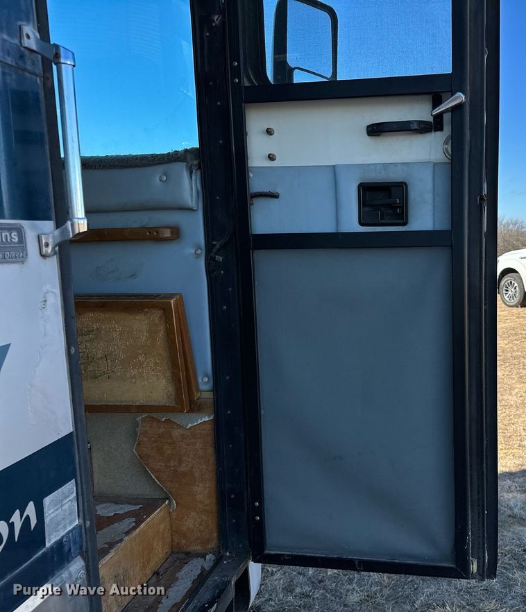 image for item LK9661 1995 Safari Sahara Edition RV