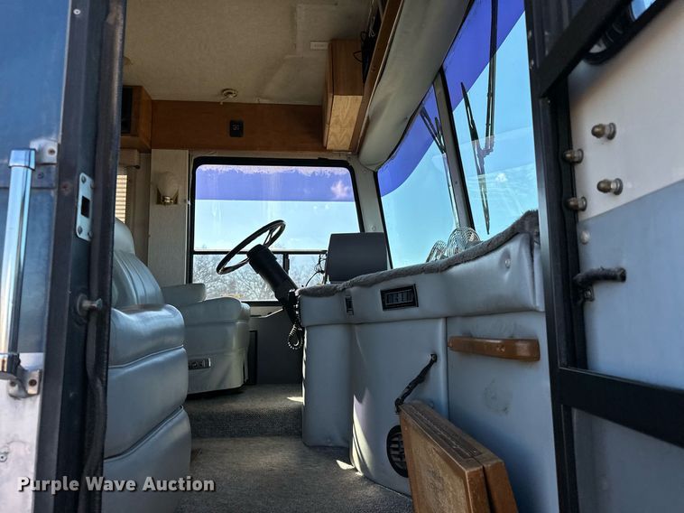 image for item LK9661 1995 Safari Sahara Edition RV