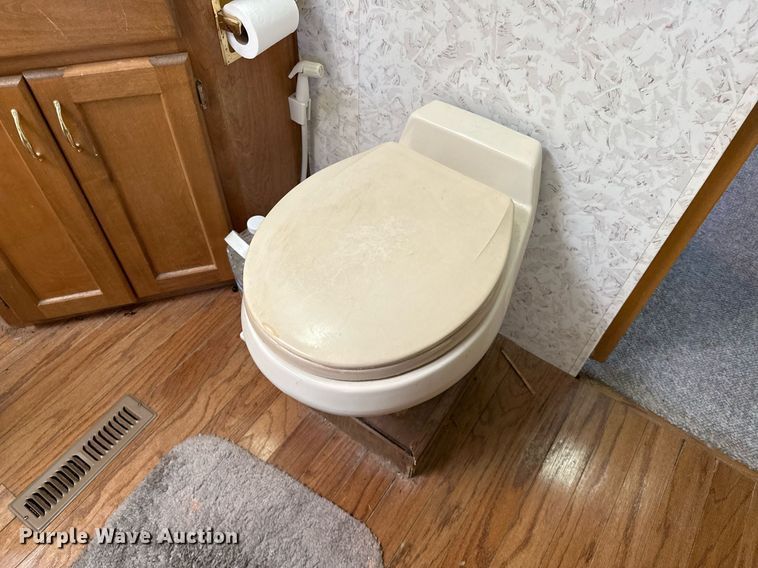 image for item LK9661 1995 Safari Sahara Edition RV