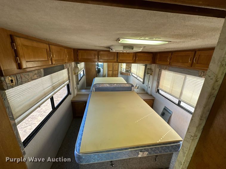 image for item LK9661 1995 Safari Sahara Edition RV