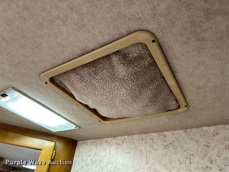 image for item LK9661 1995 Safari Sahara Edition RV