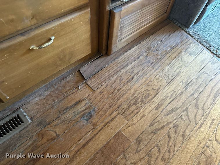 image for item LK9661 1995 Safari Sahara Edition RV