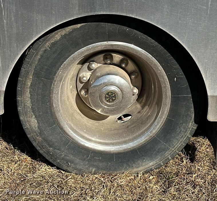 image for item LK9661 1995 Safari Sahara Edition RV