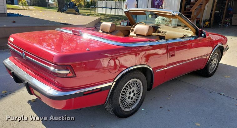 image for item LO9900 1989 Chrysler Maserati  convertible
