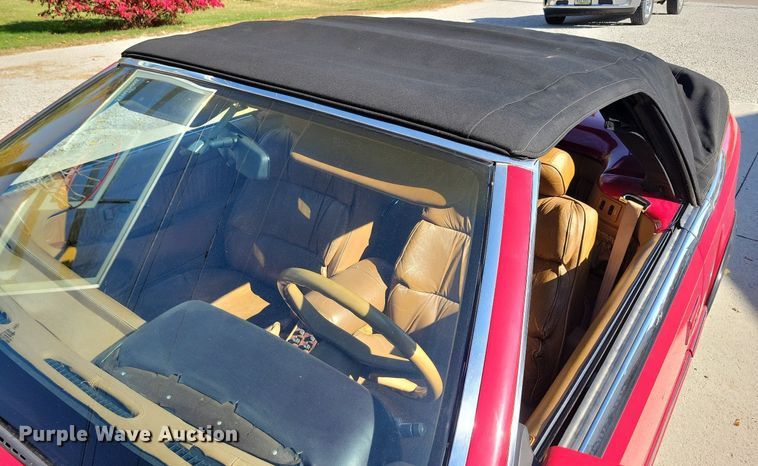 image for item LO9900 1989 Chrysler Maserati  convertible