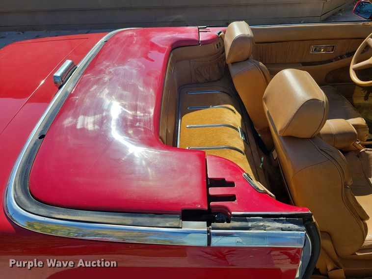 image for item LO9900 1989 Chrysler Maserati  convertible