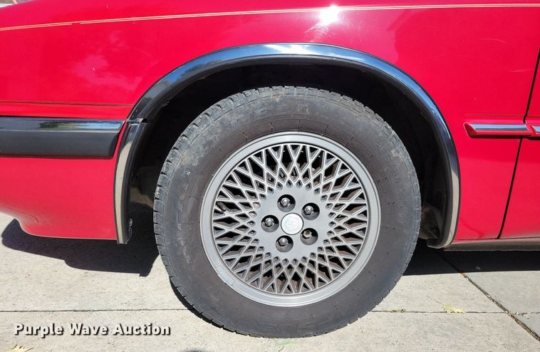 image for item LO9900 1989 Chrysler Maserati  convertible