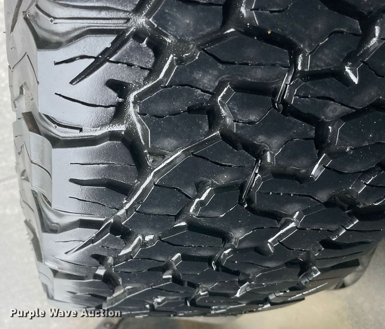 image for item LV9265 2020 Dodge Ram 1500  Crew Cab pickup truck