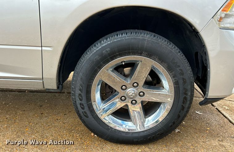 image for item NE9603 2009 Dodge Ram 1500 Crew Cab pickup truck